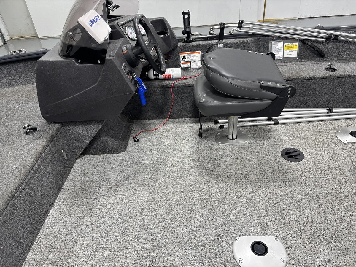 Used 2021 Tracker Pro Guide V-16