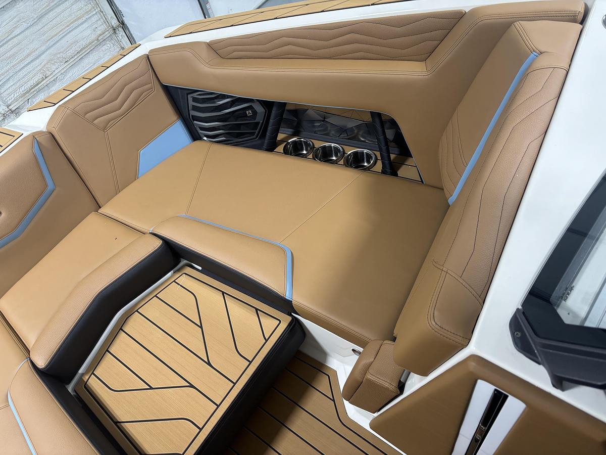 2027 Nautique G23