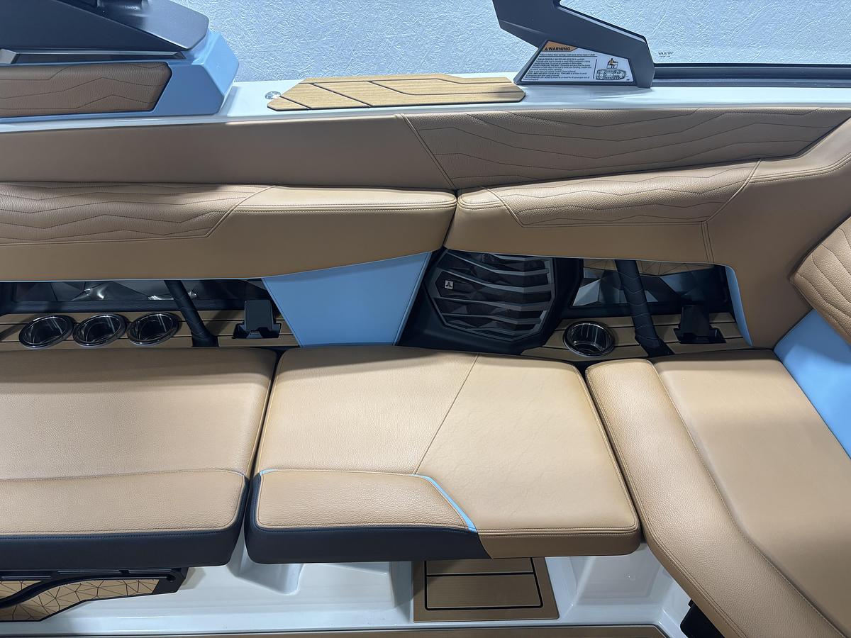 2027 Nautique G23