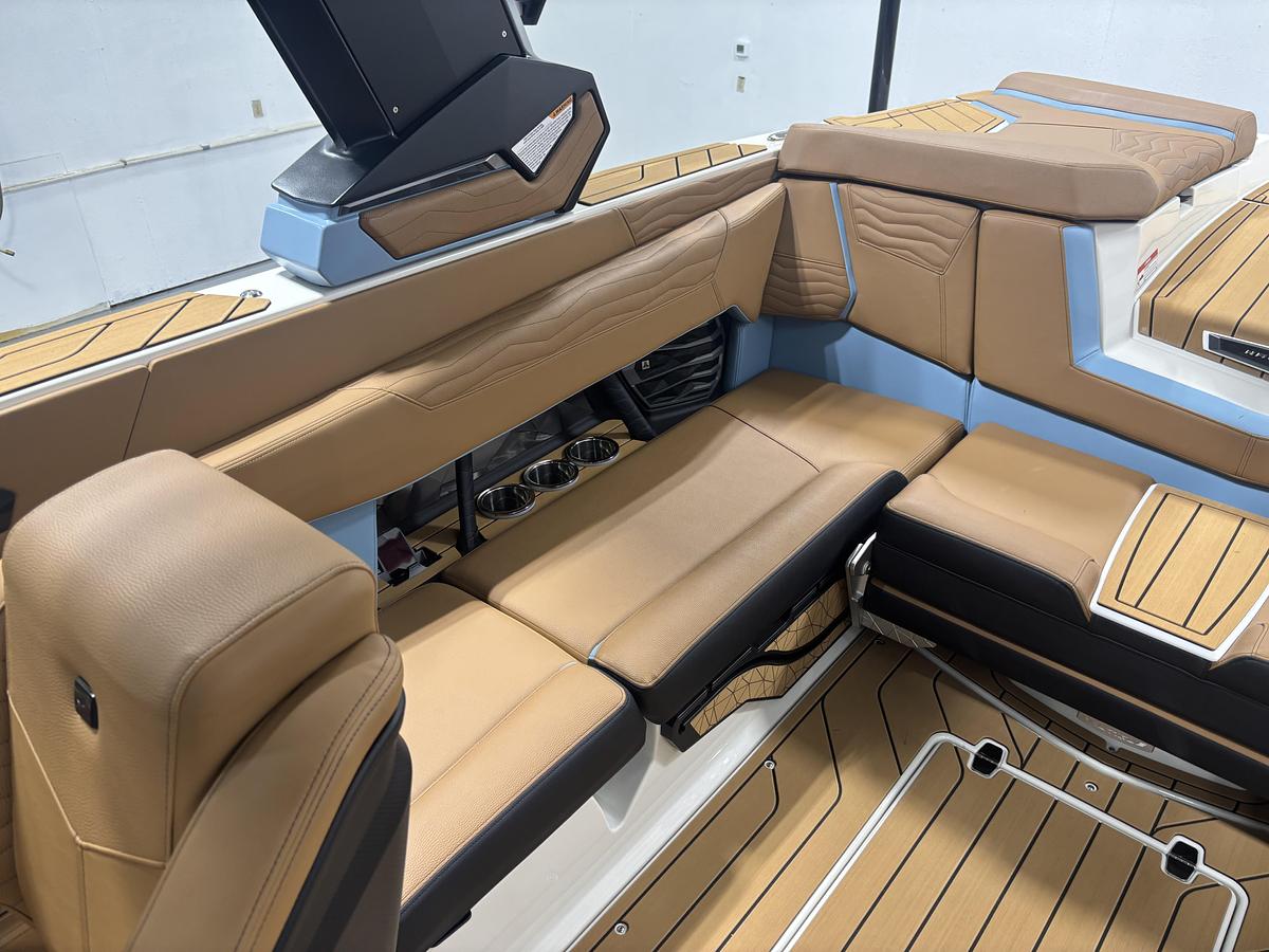 2027 Nautique G23