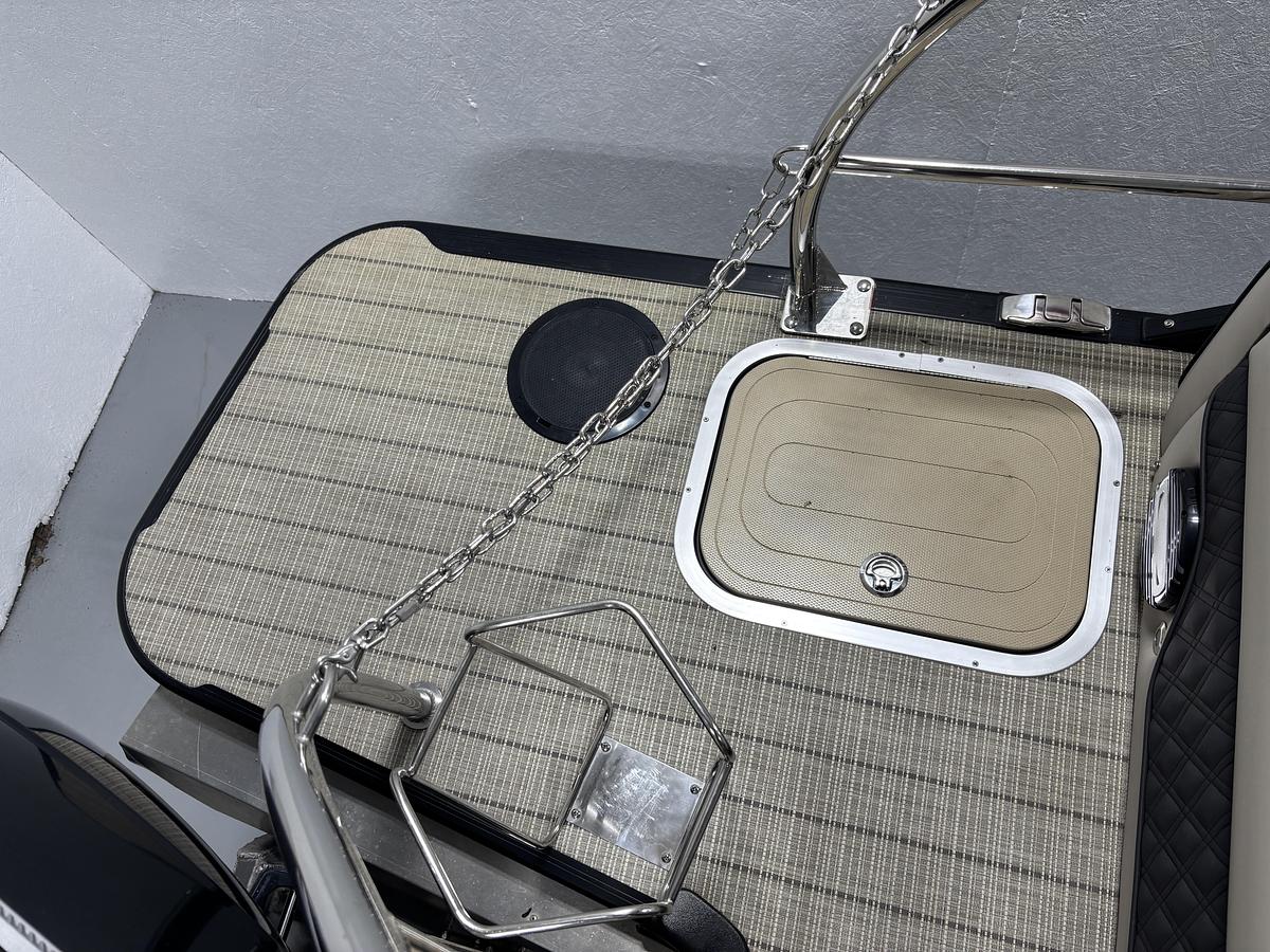 Used 2019 Barletta Boats L23UC
