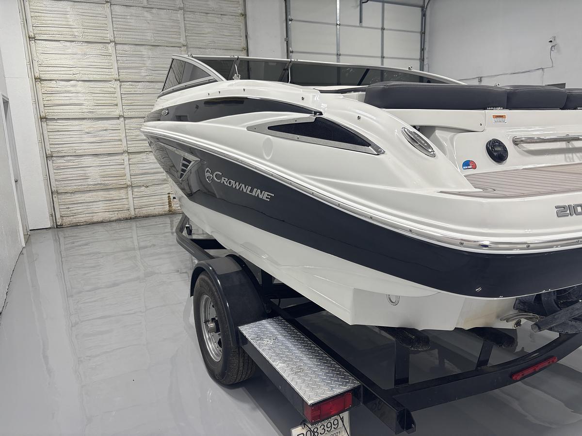 Used 2021 Crownline 210SS