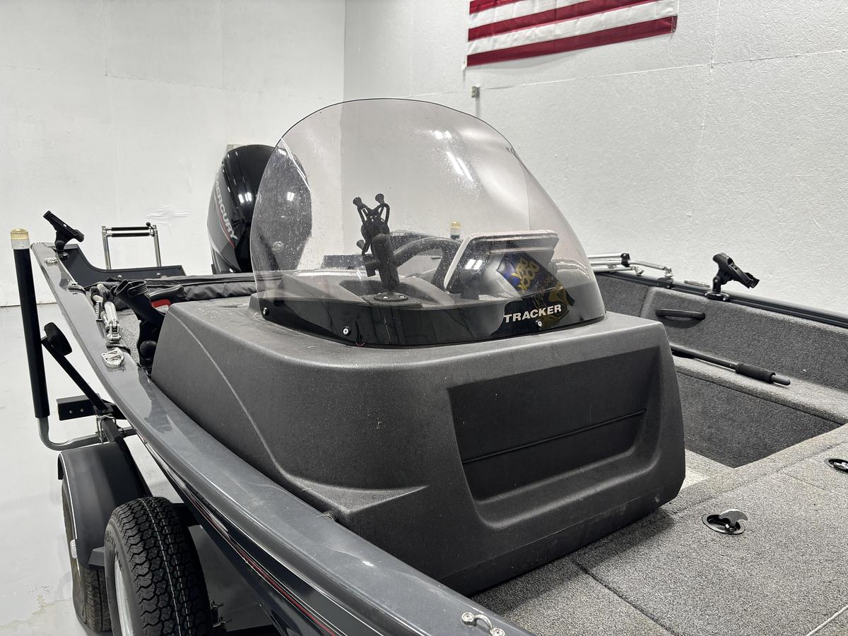 Used 2021 Tracker Pro Guide V-16