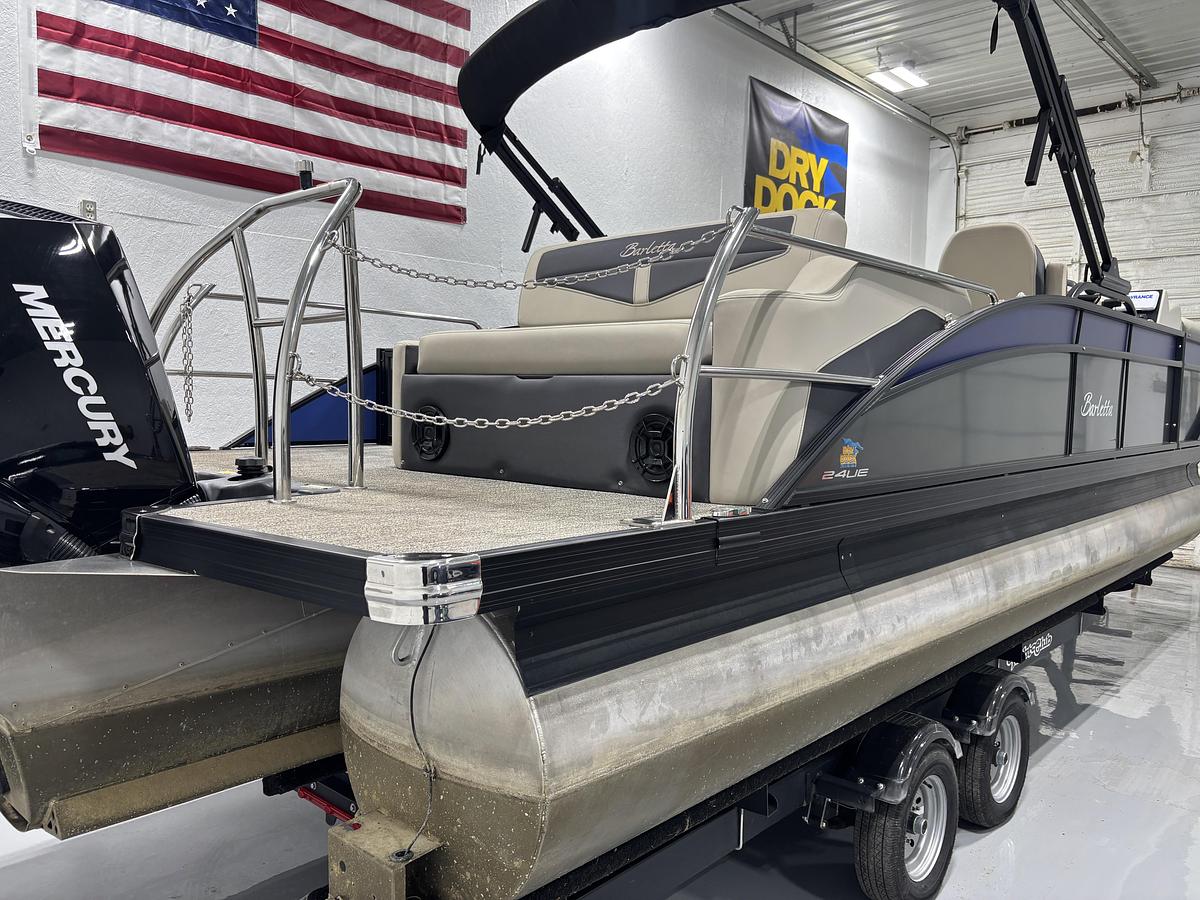 Used 2023 Barletta Cabrio 24UE