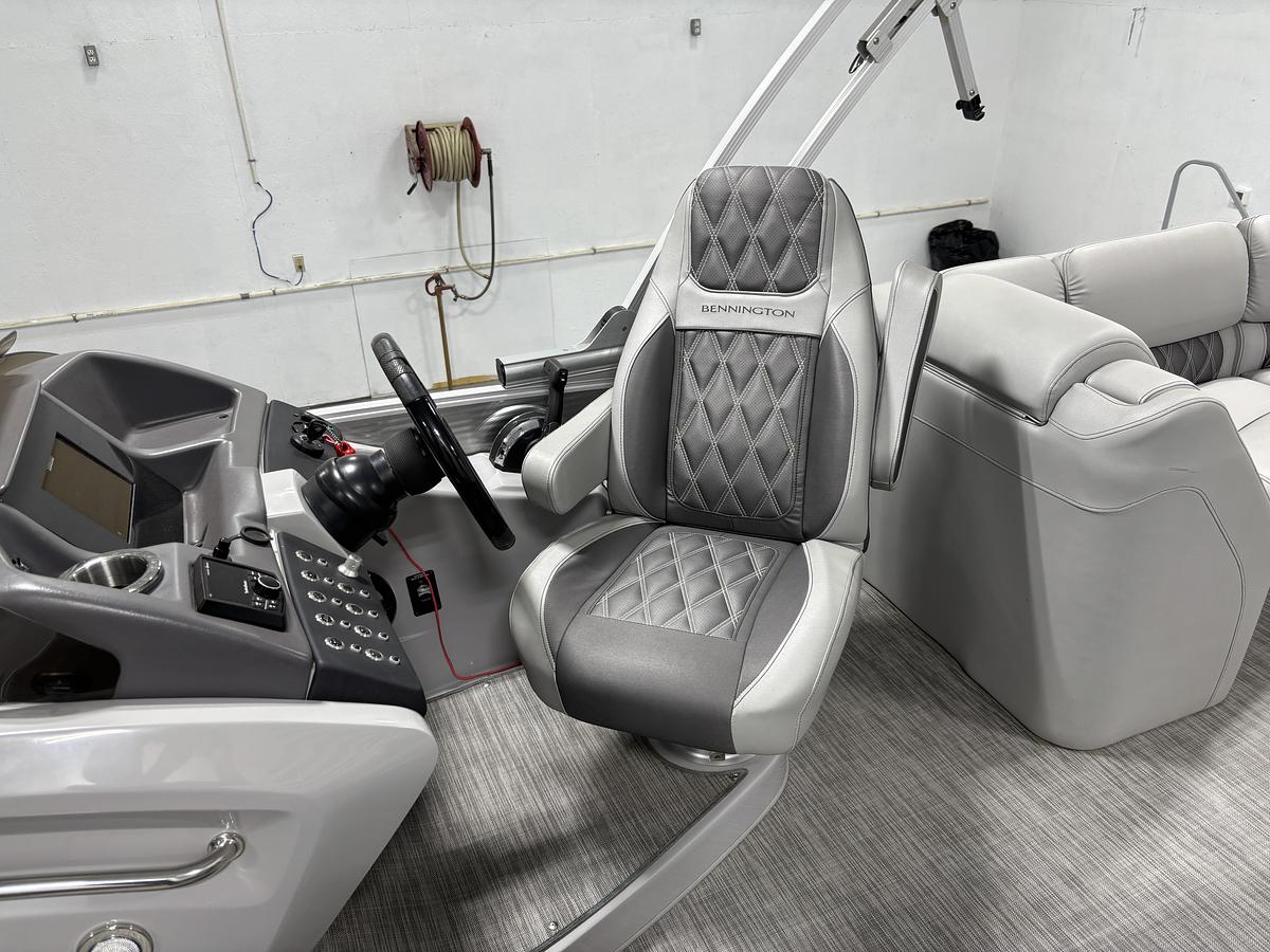 Used 2021 Bennington 23RFB ESP Tritoon