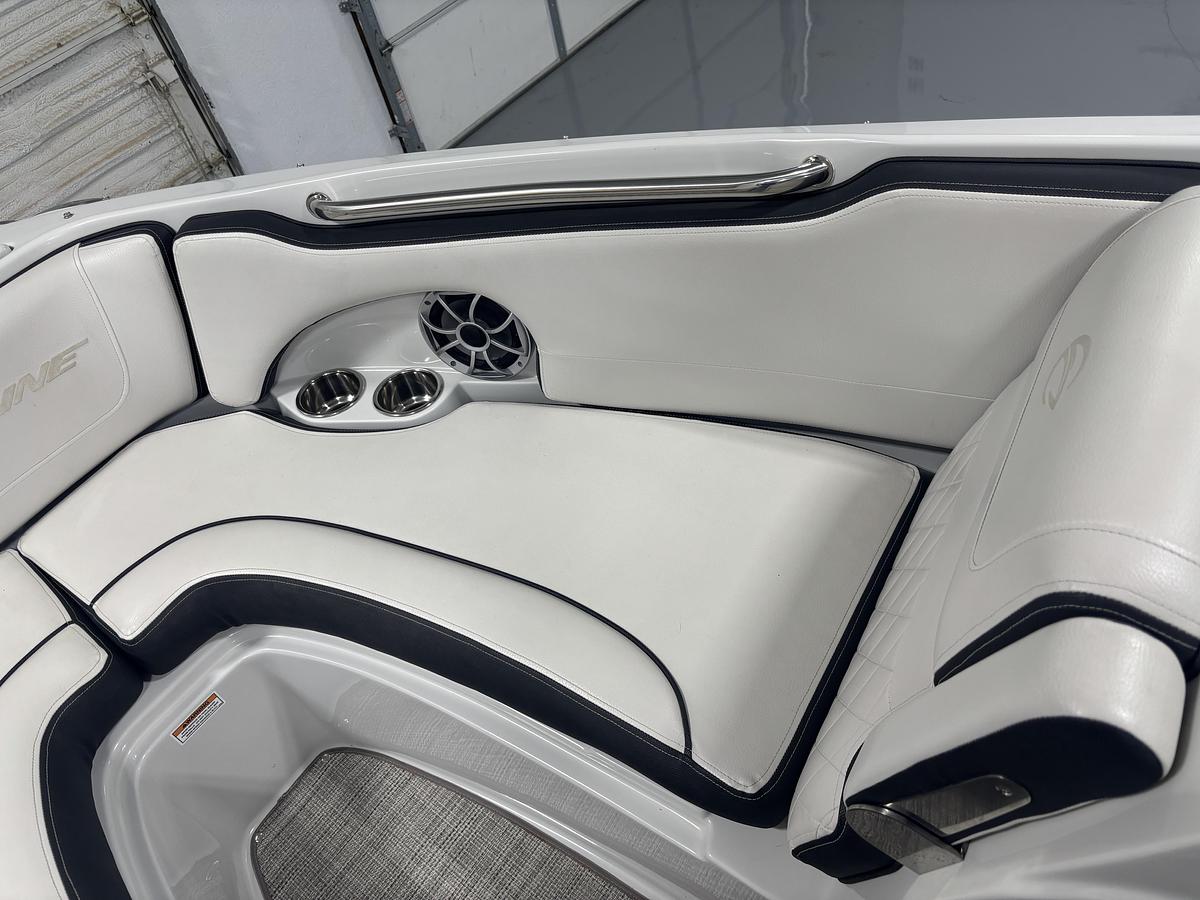Used 2021 Crownline 210SS
