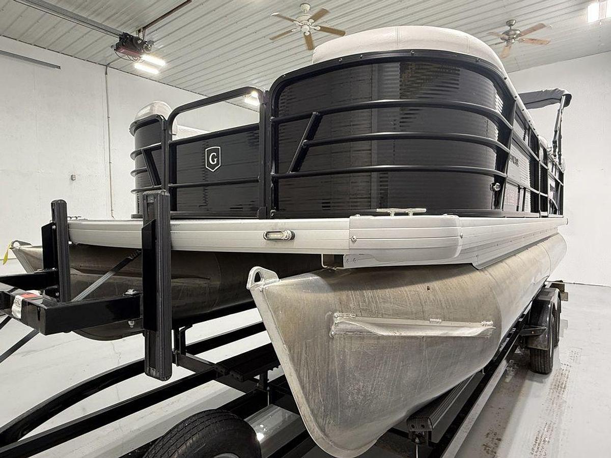 Used 2022 Godfrey Pontoons Sweetwater 2286 C