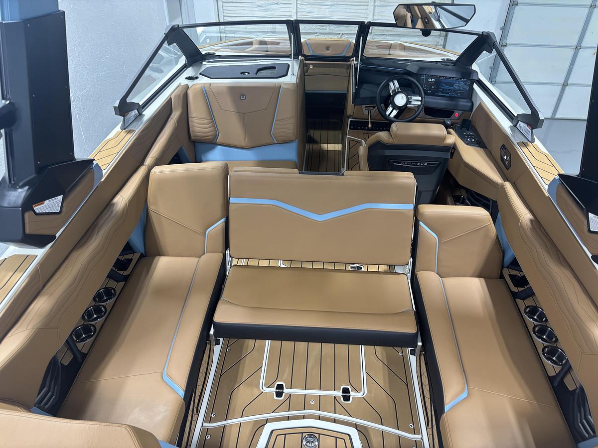 2027 Nautique G23
