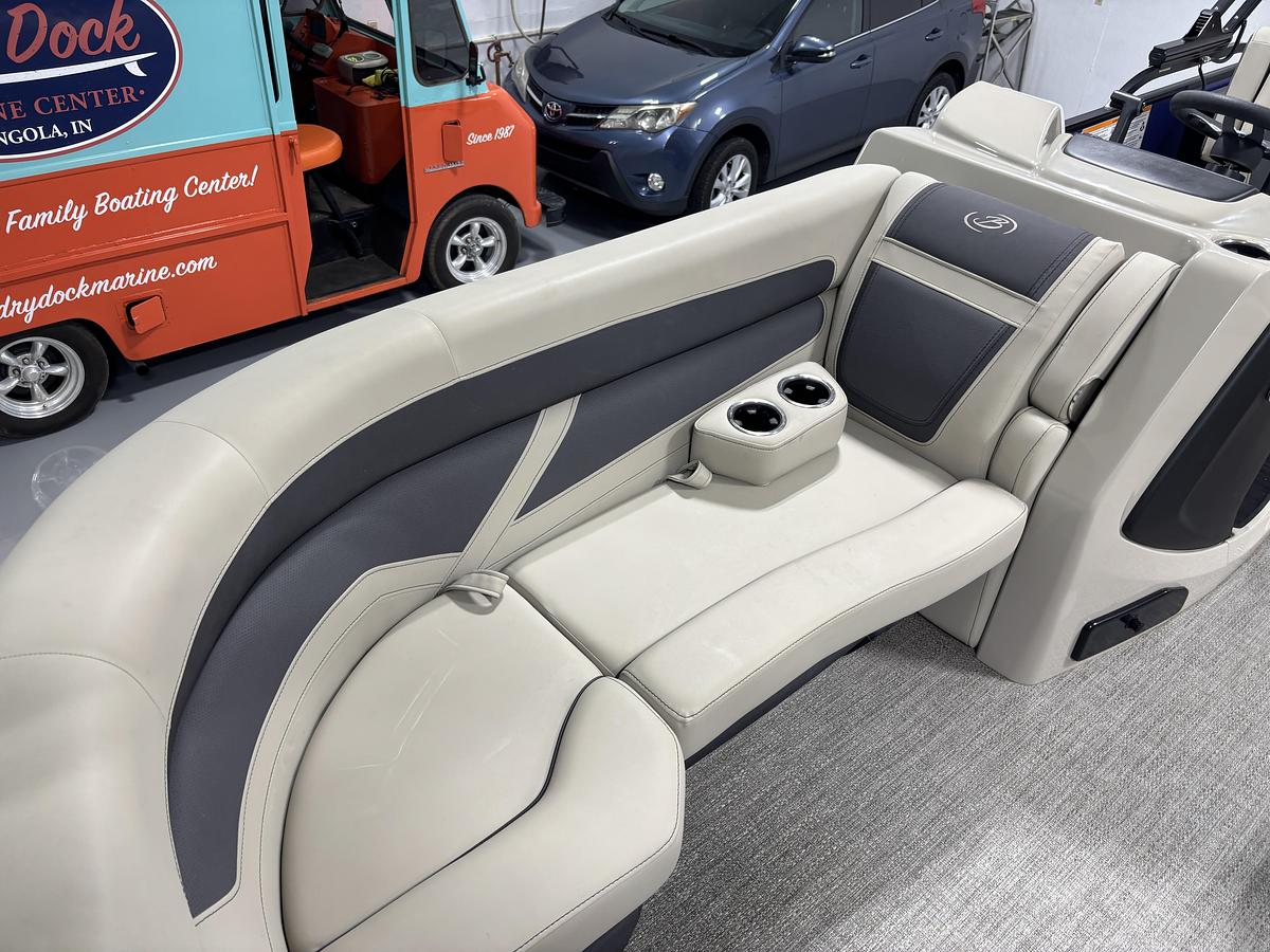 Used 2023 Barletta Cabrio 24UE
