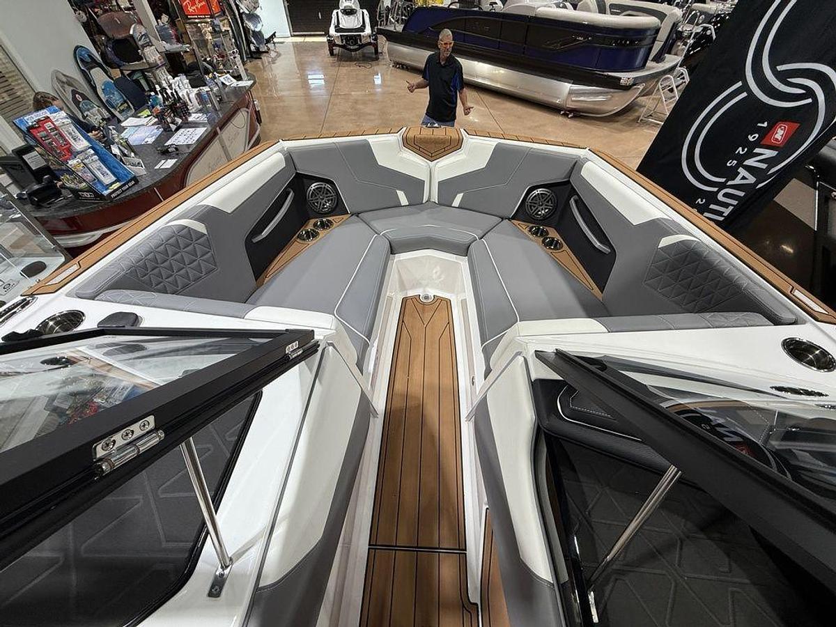 2025 Nautique Super Air Nautique GS24