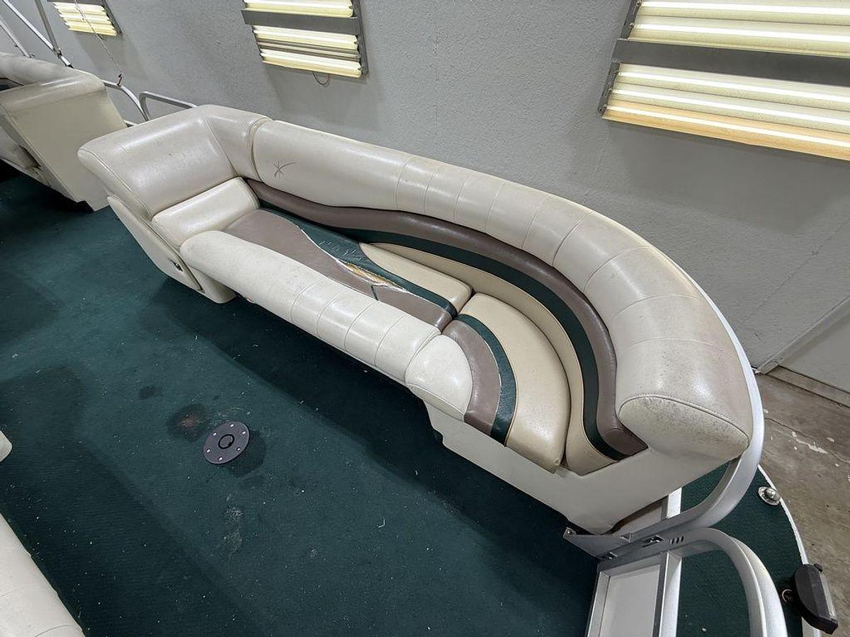 Used 1999 Starcraft Stardeck 240 Elite