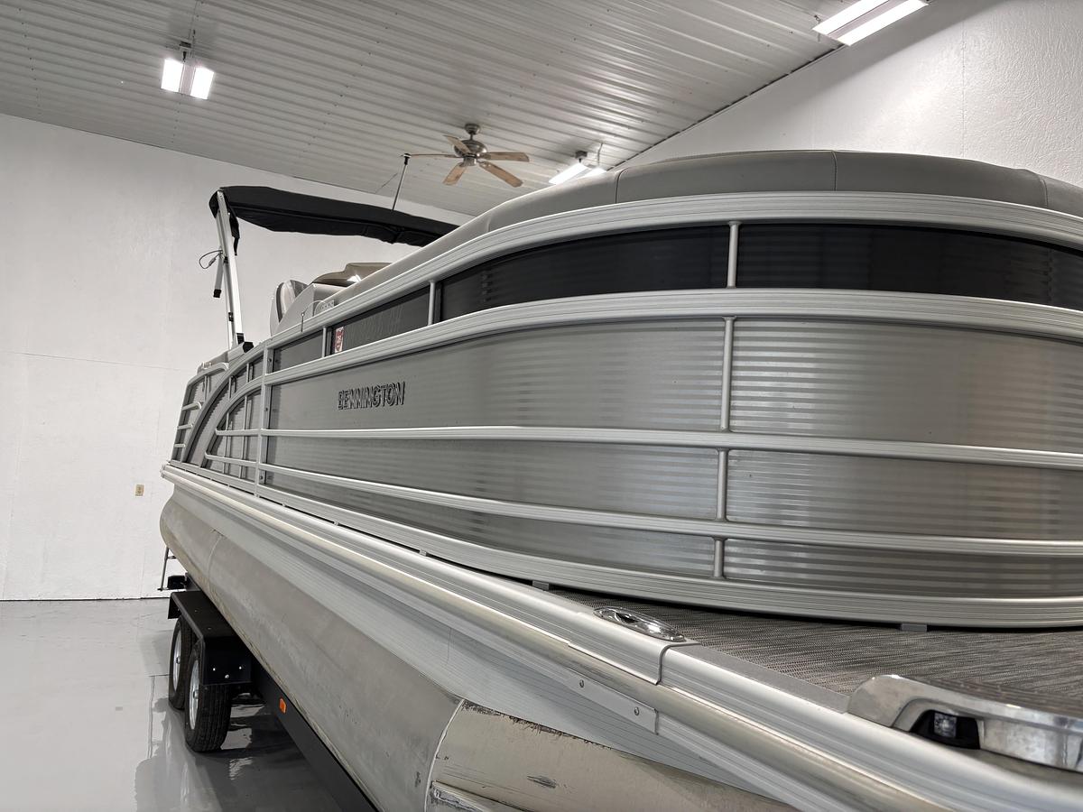 Used 2021 Bennington 23RFB ESP Tritoon