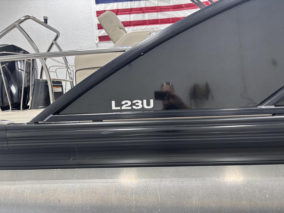 Used 2019 Barletta Boats L23UC