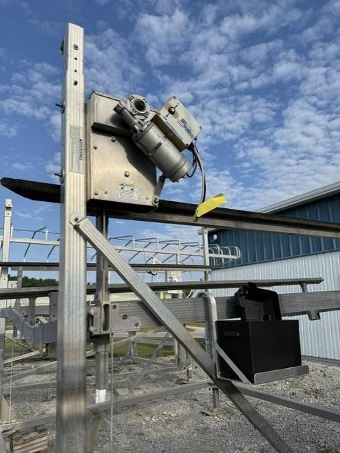 Used Used LSP 4000# Boat Lift