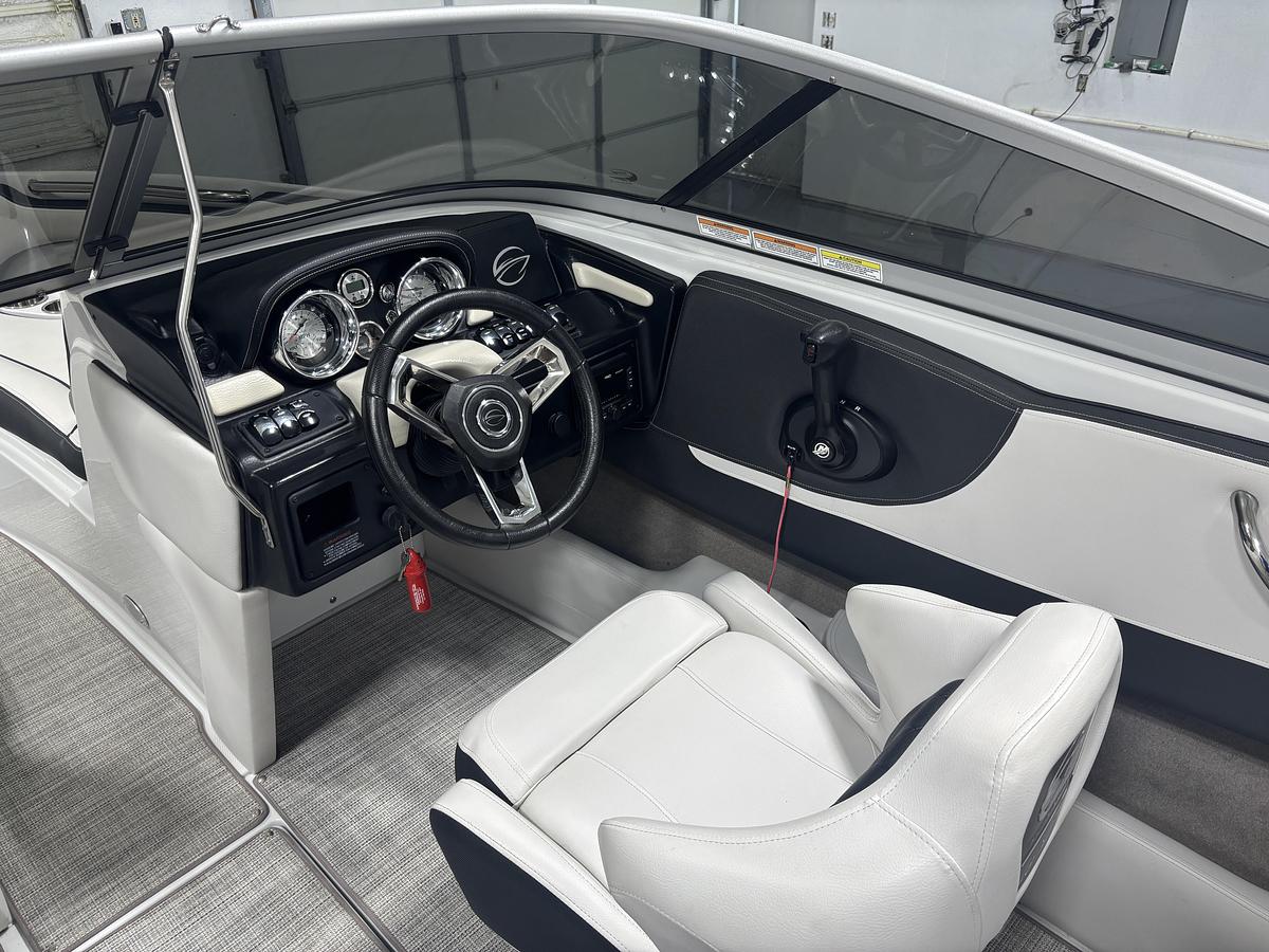 Used 2021 Crownline 210SS
