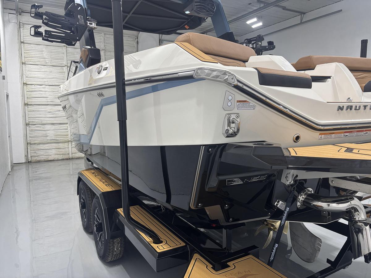 2027 Nautique G23