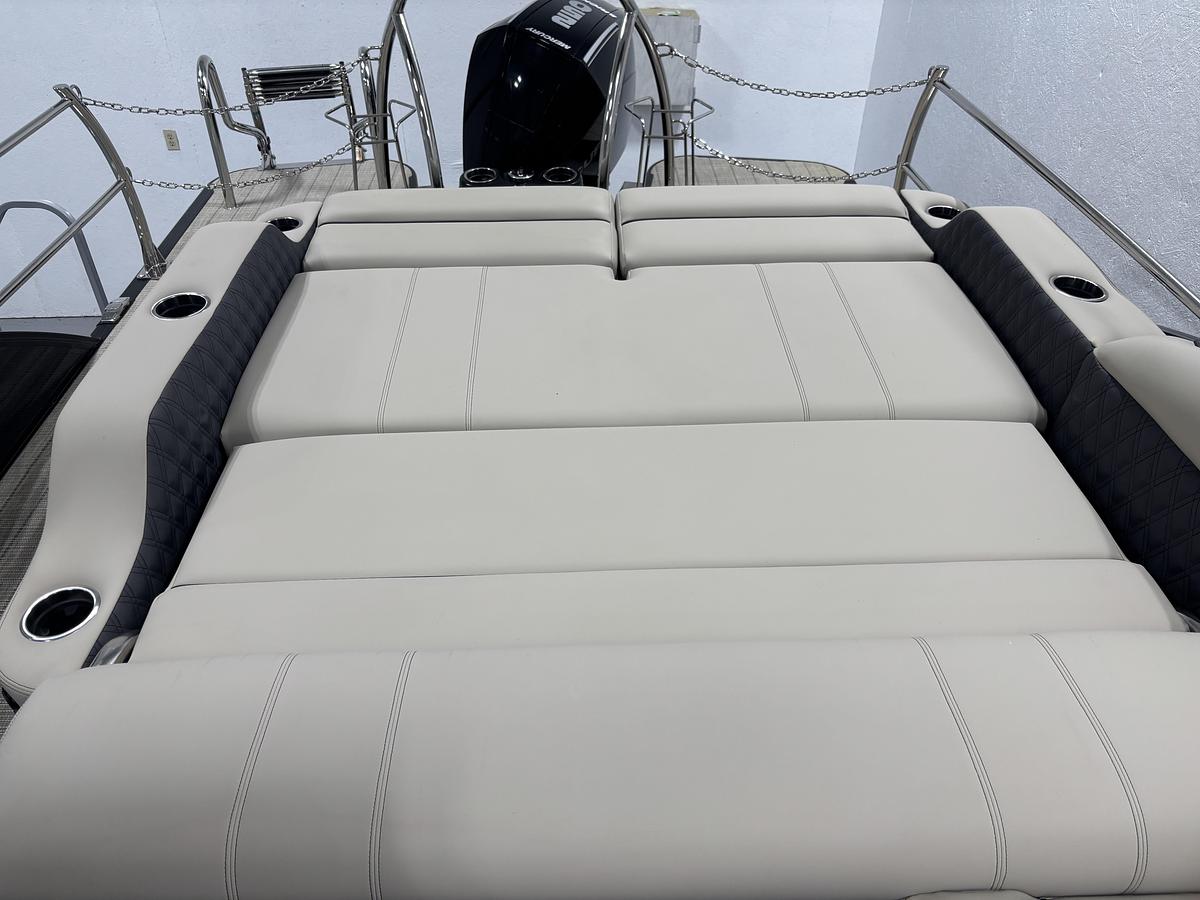 Used 2019 Barletta Boats L23UC