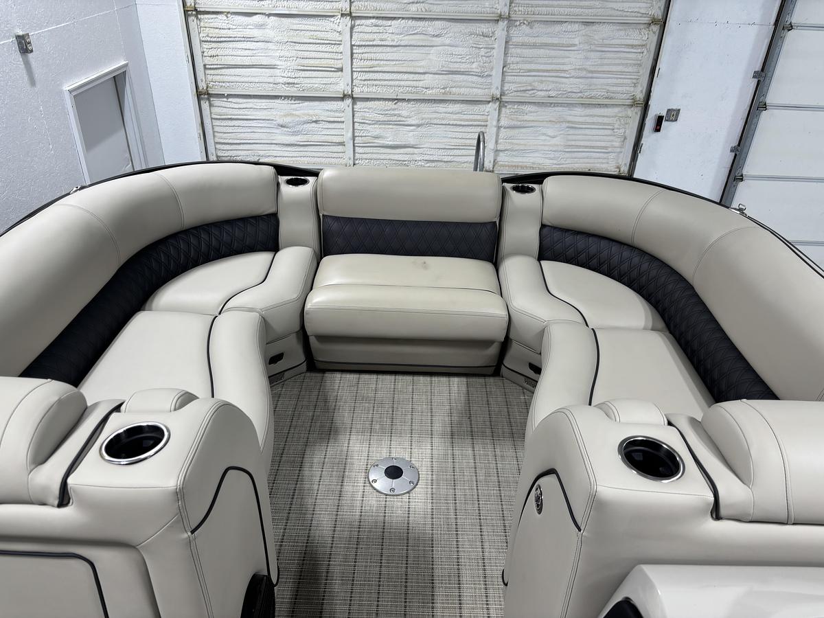 Used 2019 Barletta Boats L23UC