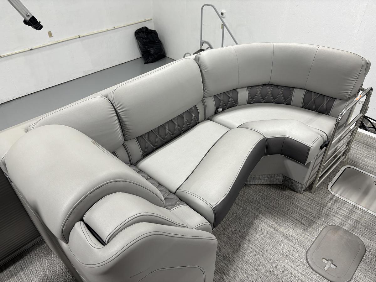Used 2021 Bennington 23RFB ESP Tritoon