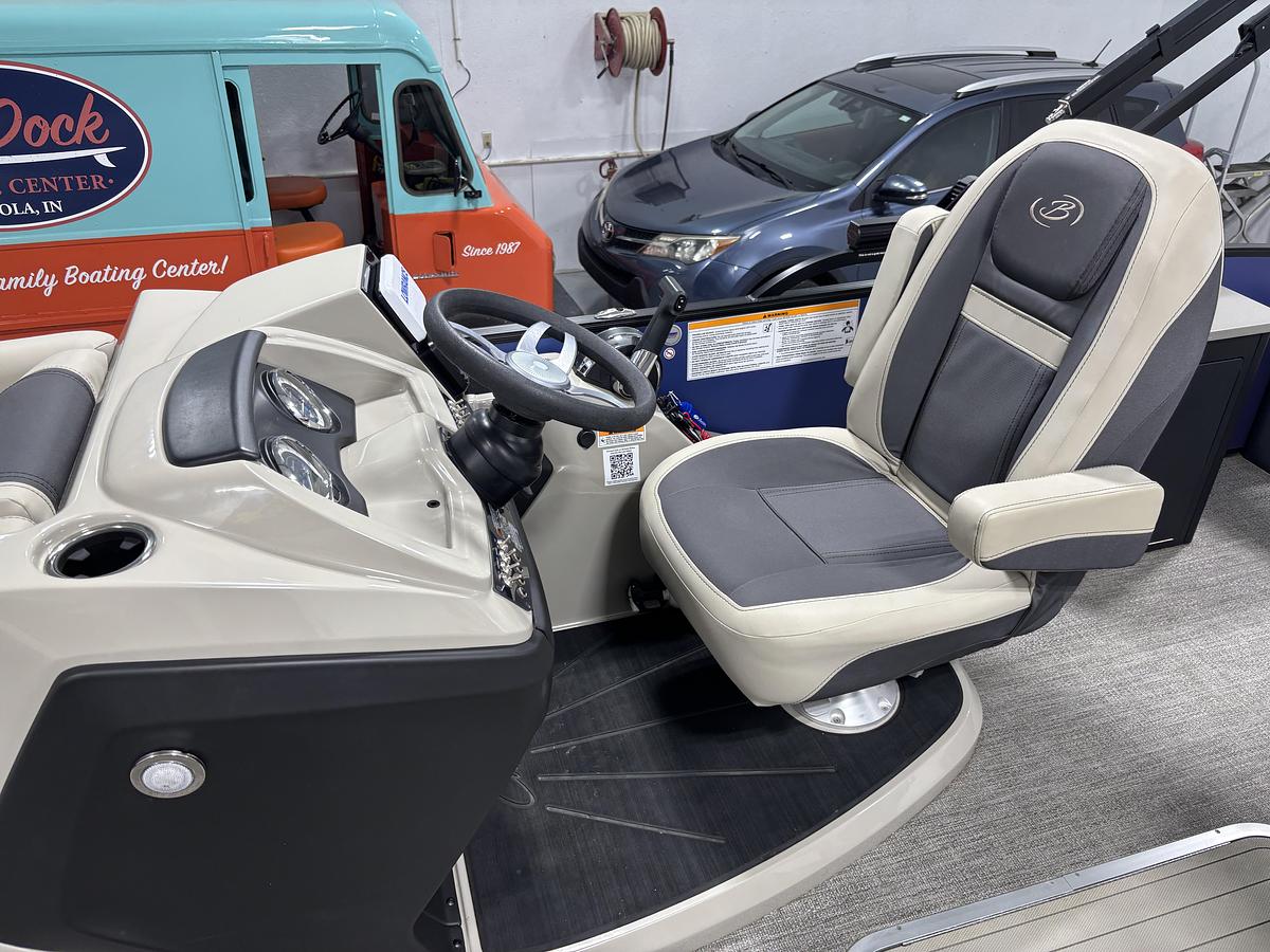 Used 2023 Barletta Cabrio 24UE
