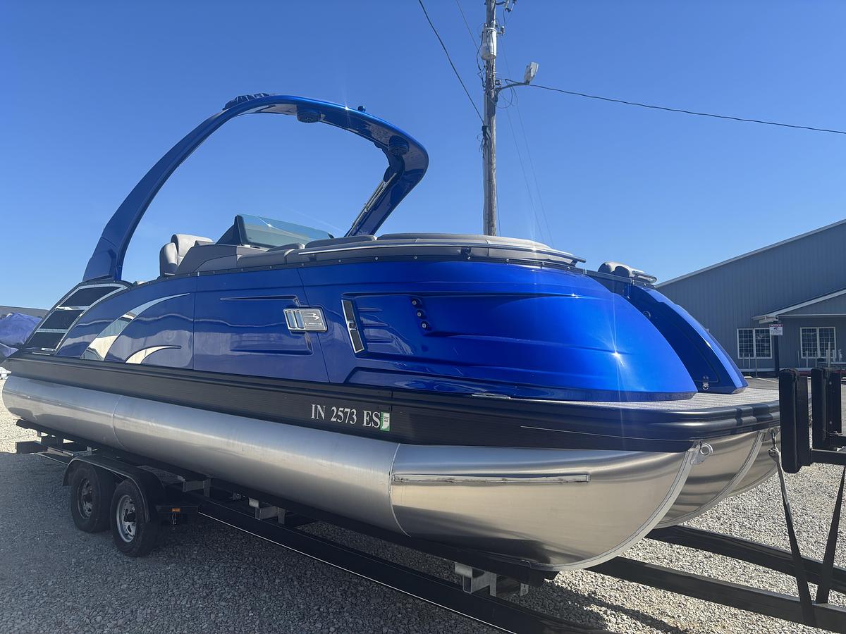 Used 2025 Bennington 23 QXSBA