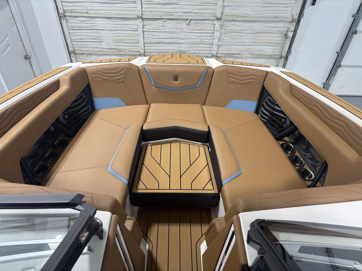 2027 Nautique G23