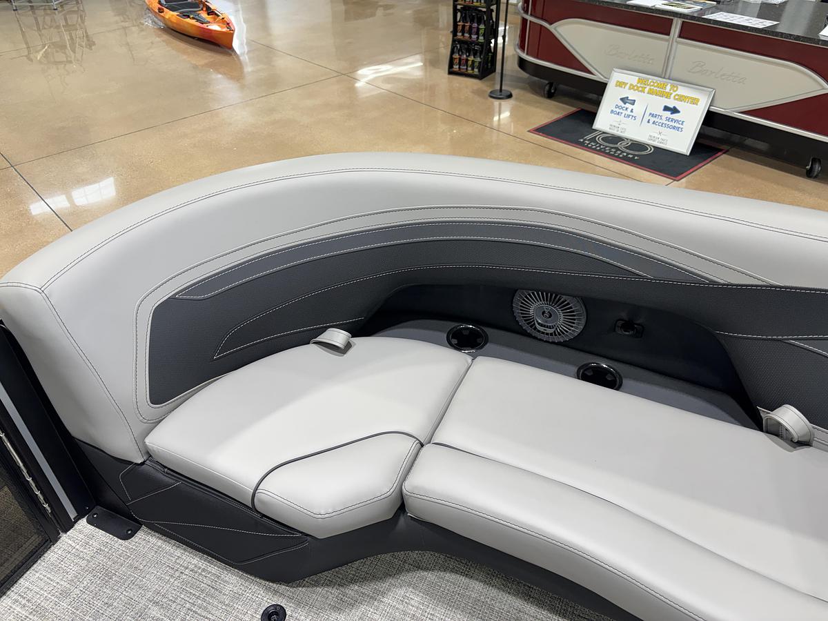 2027 Barletta Boats Cabrio C22UC