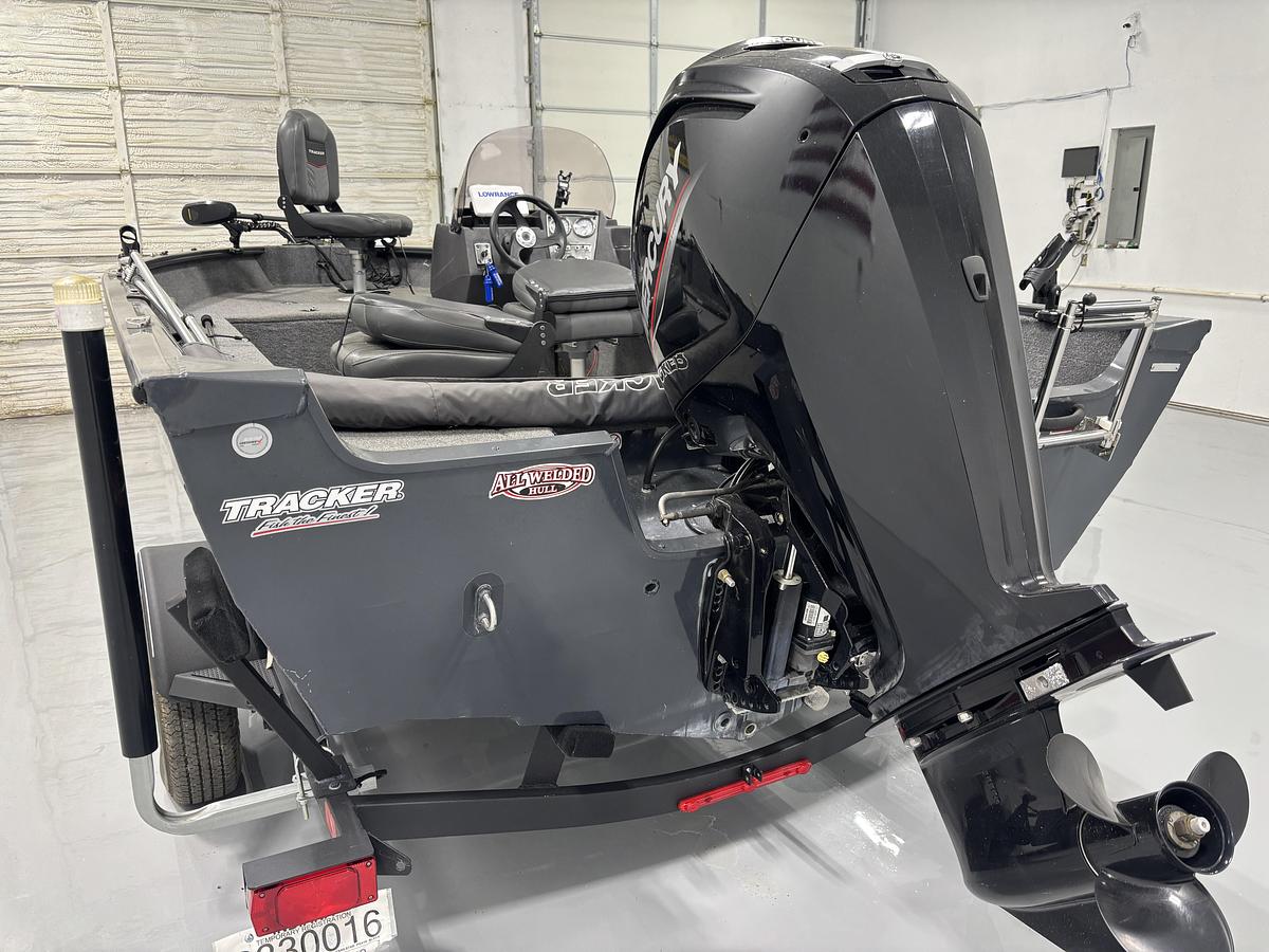 Used 2021 Tracker Pro Guide V-16