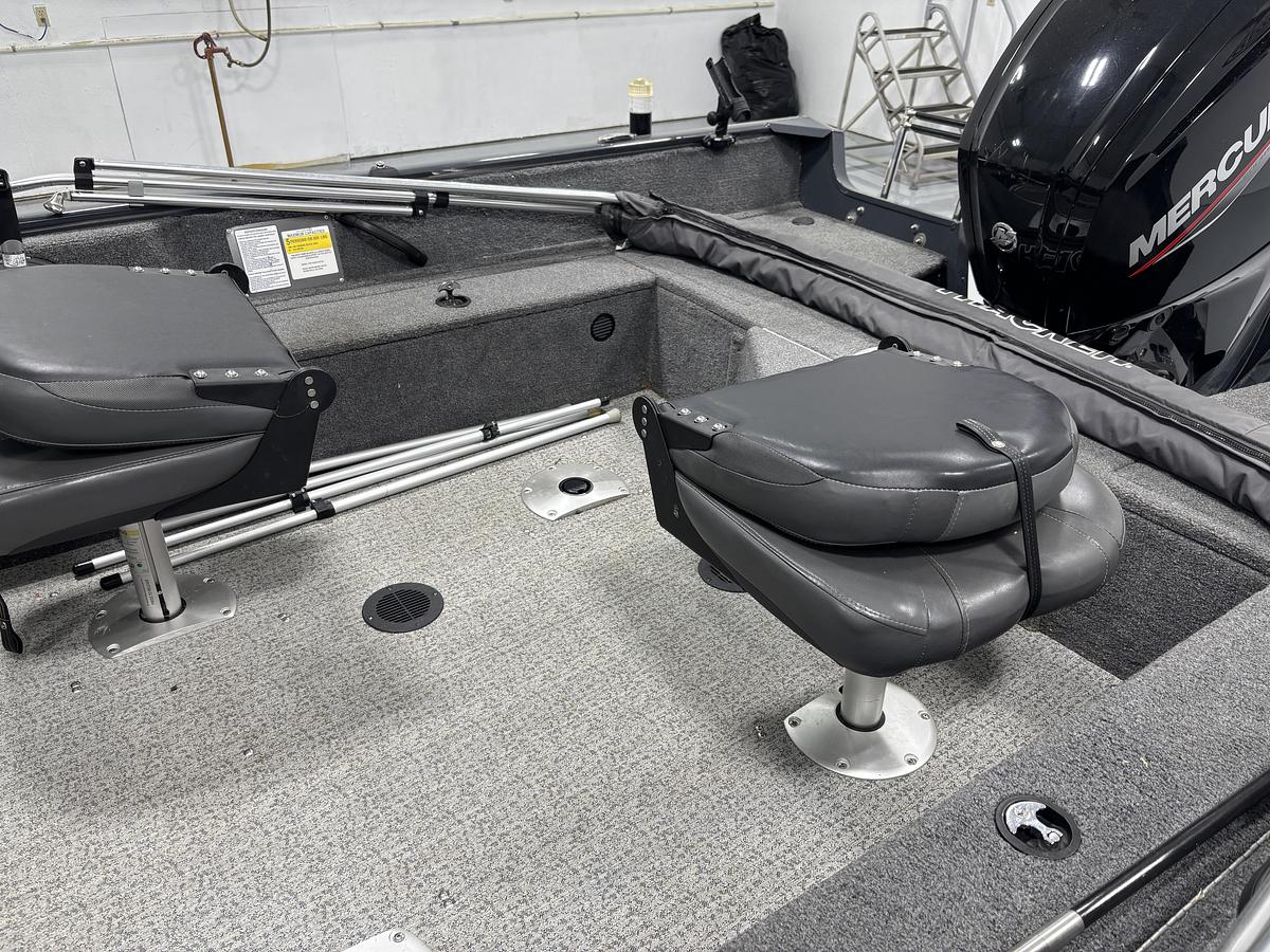 Used 2021 Tracker Pro Guide V-16