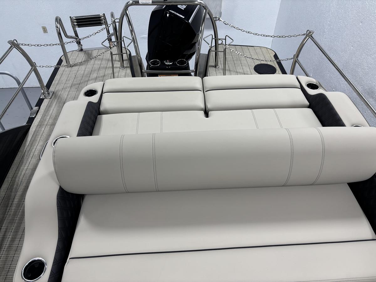 Used 2019 Barletta Boats L23UC