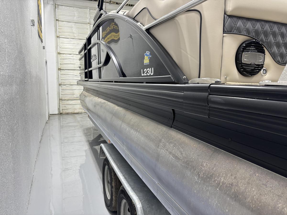 Used 2019 Barletta Boats L23UC