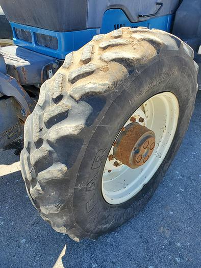 Used 1995 Ford 8870 Tractor