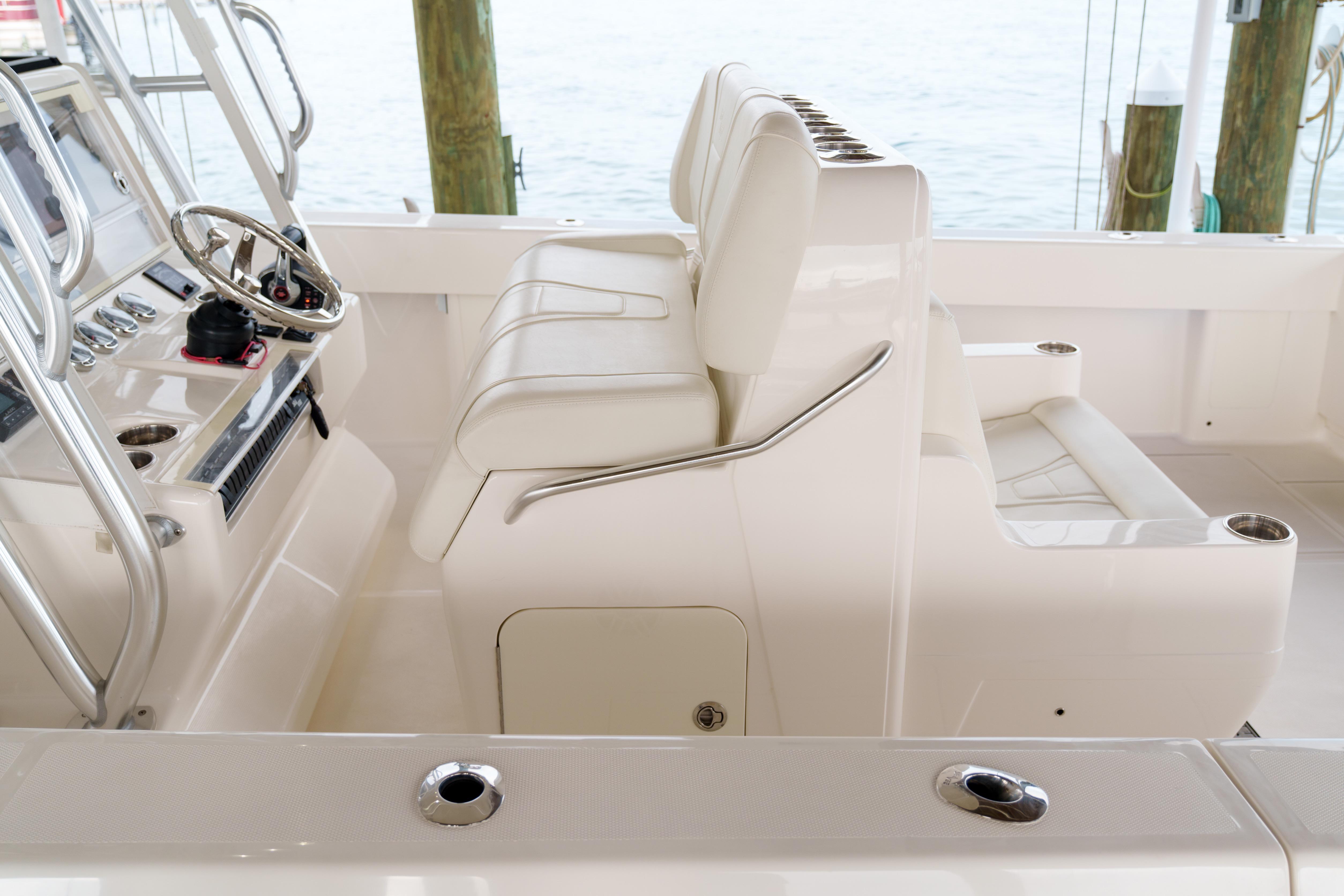 Used 2022 SeaVee 370Z
