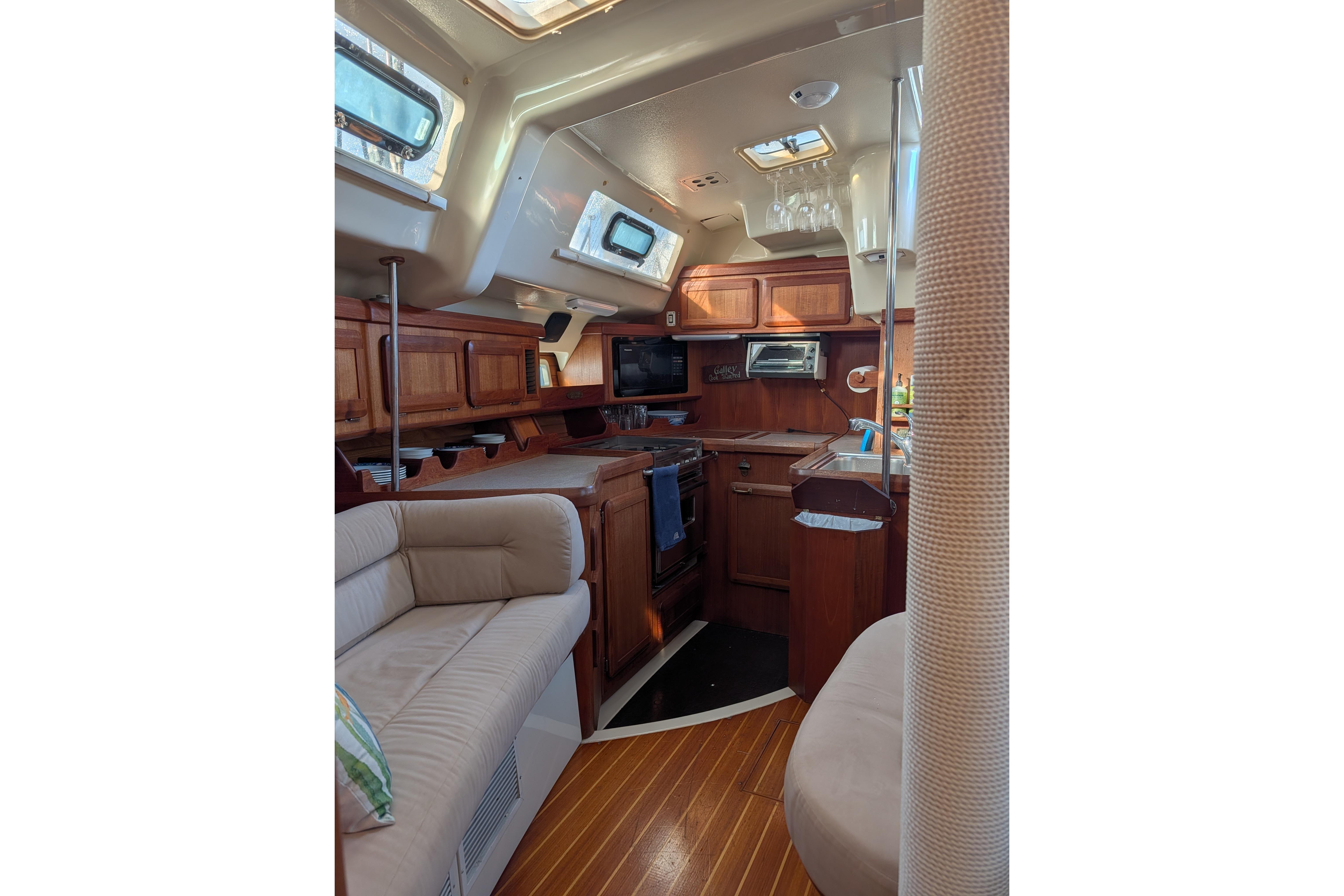 Used 1994 Hunter Passage 42