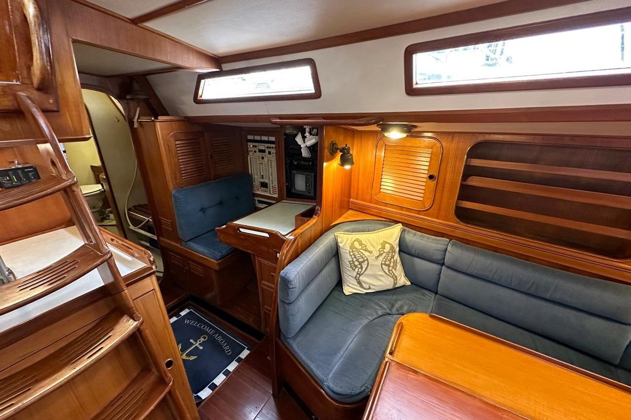 Used 1989 Hylas 44