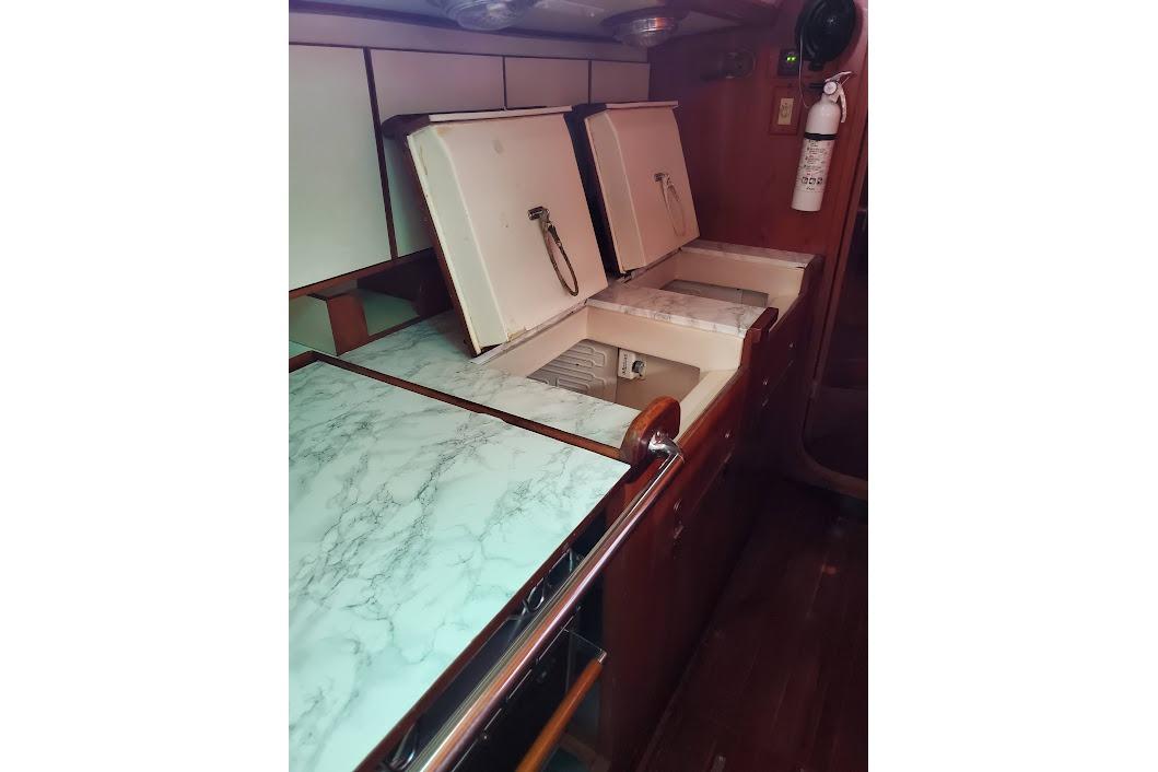 Used 1989 Hylas 44