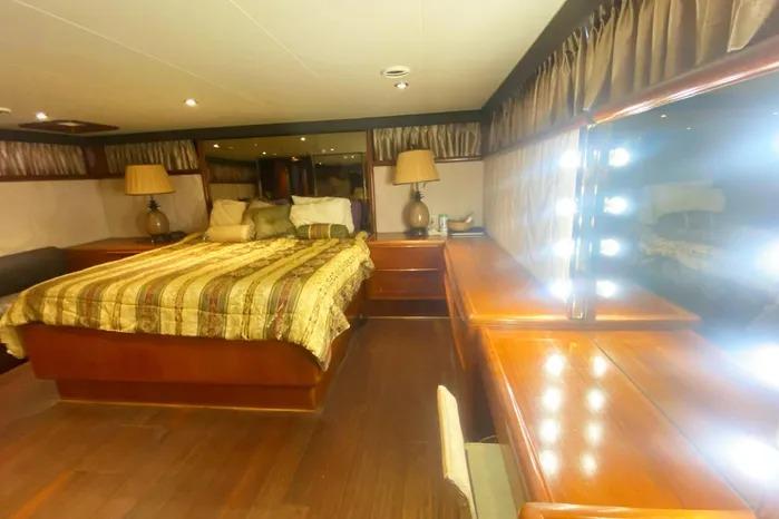 Used 1990 Viking Motor Yacht