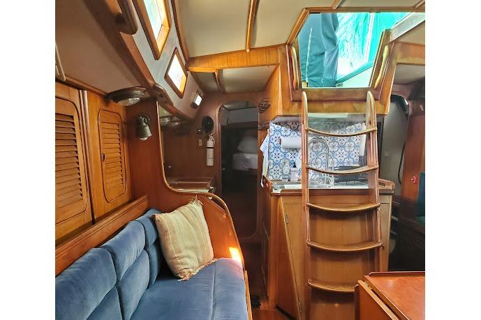 Used 1989 Hylas 44