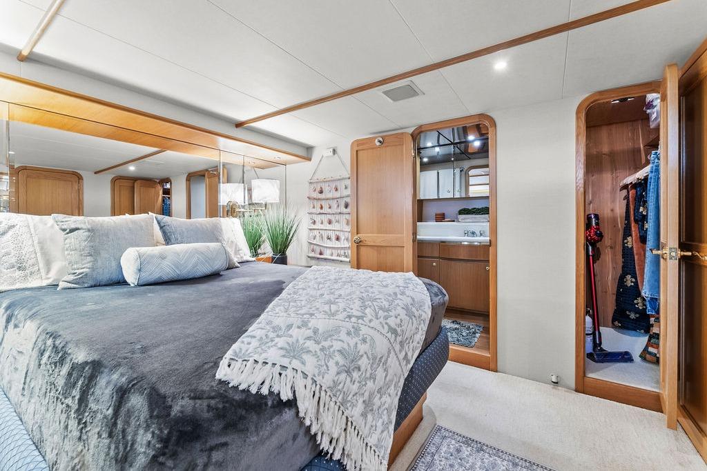 Used 2000 West Bay 58 Sonship