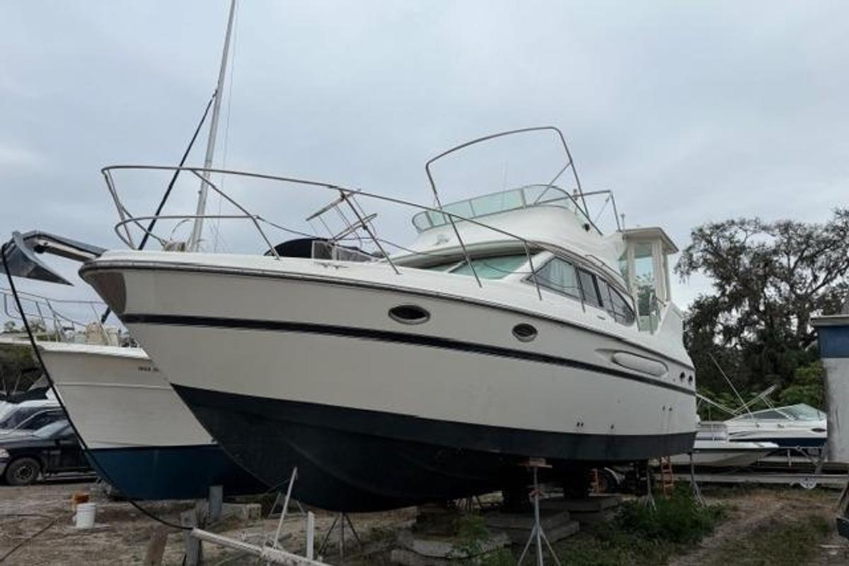 Used 2000 Maxum 4100 SCA