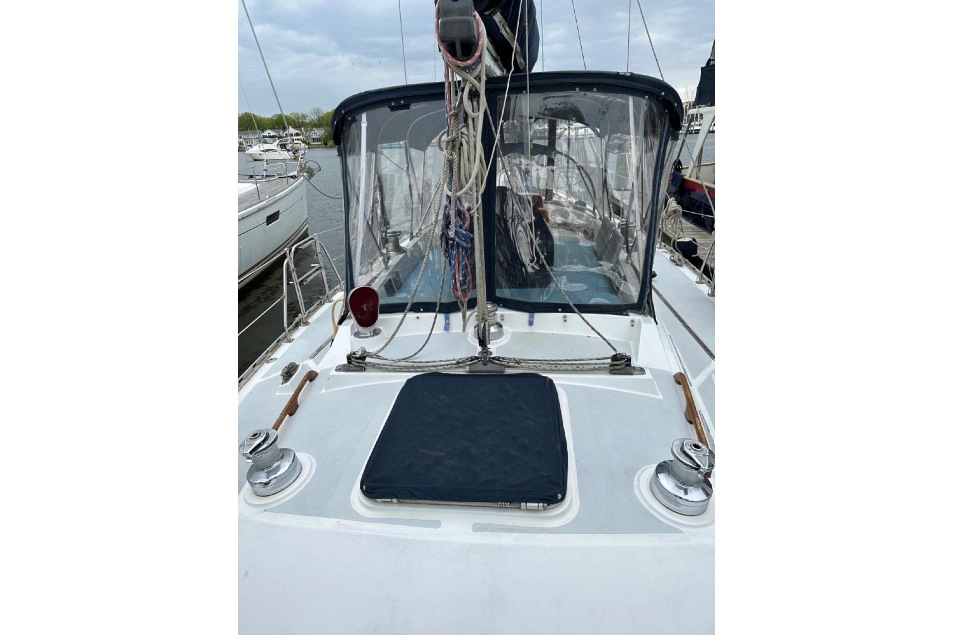 Used 1989 Hylas 44