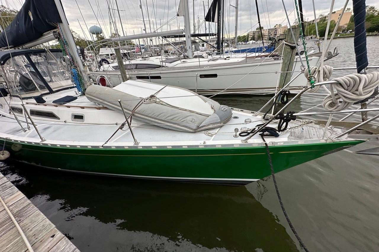 Used 1989 Hylas 44