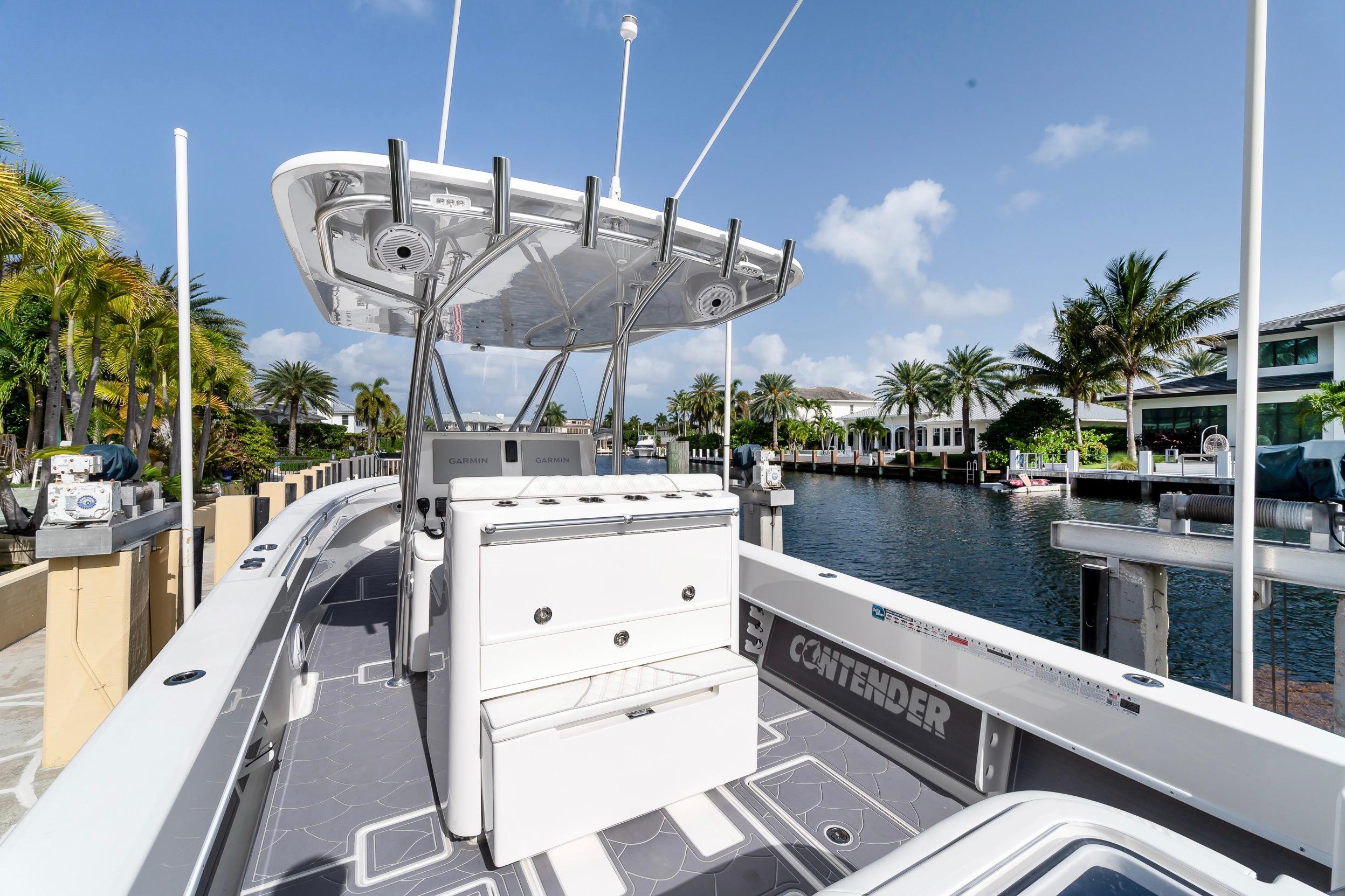 Used 2022 Contender 32 ST