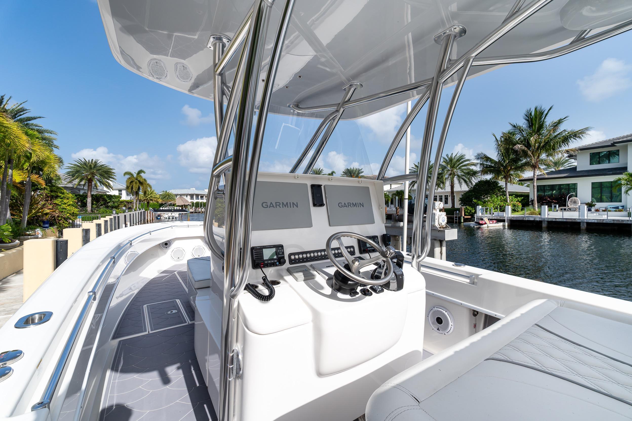 Used 2022 Contender 32 ST