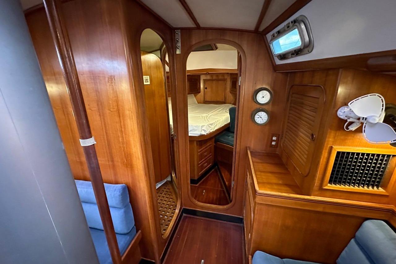 Used 1989 Hylas 44