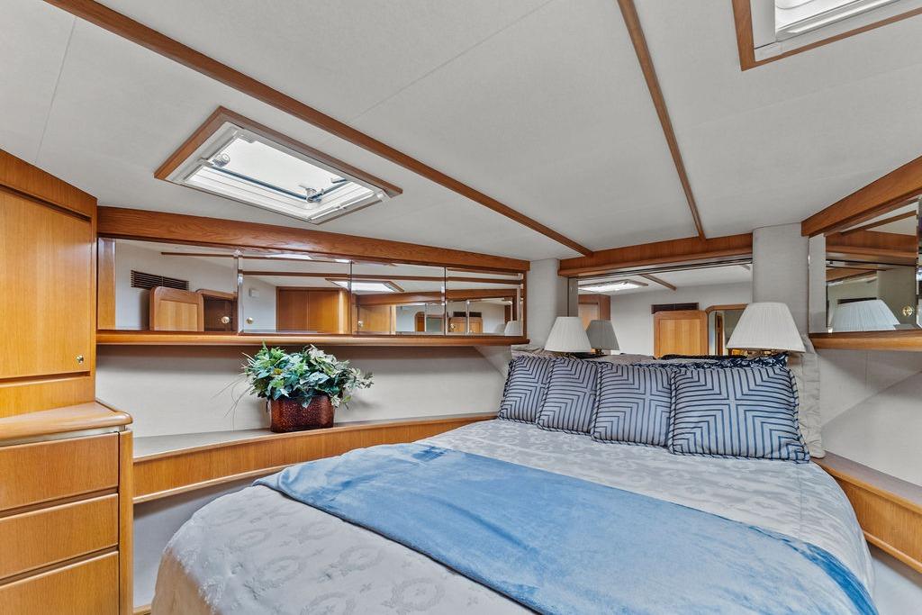 Used 2000 West Bay 58 Sonship