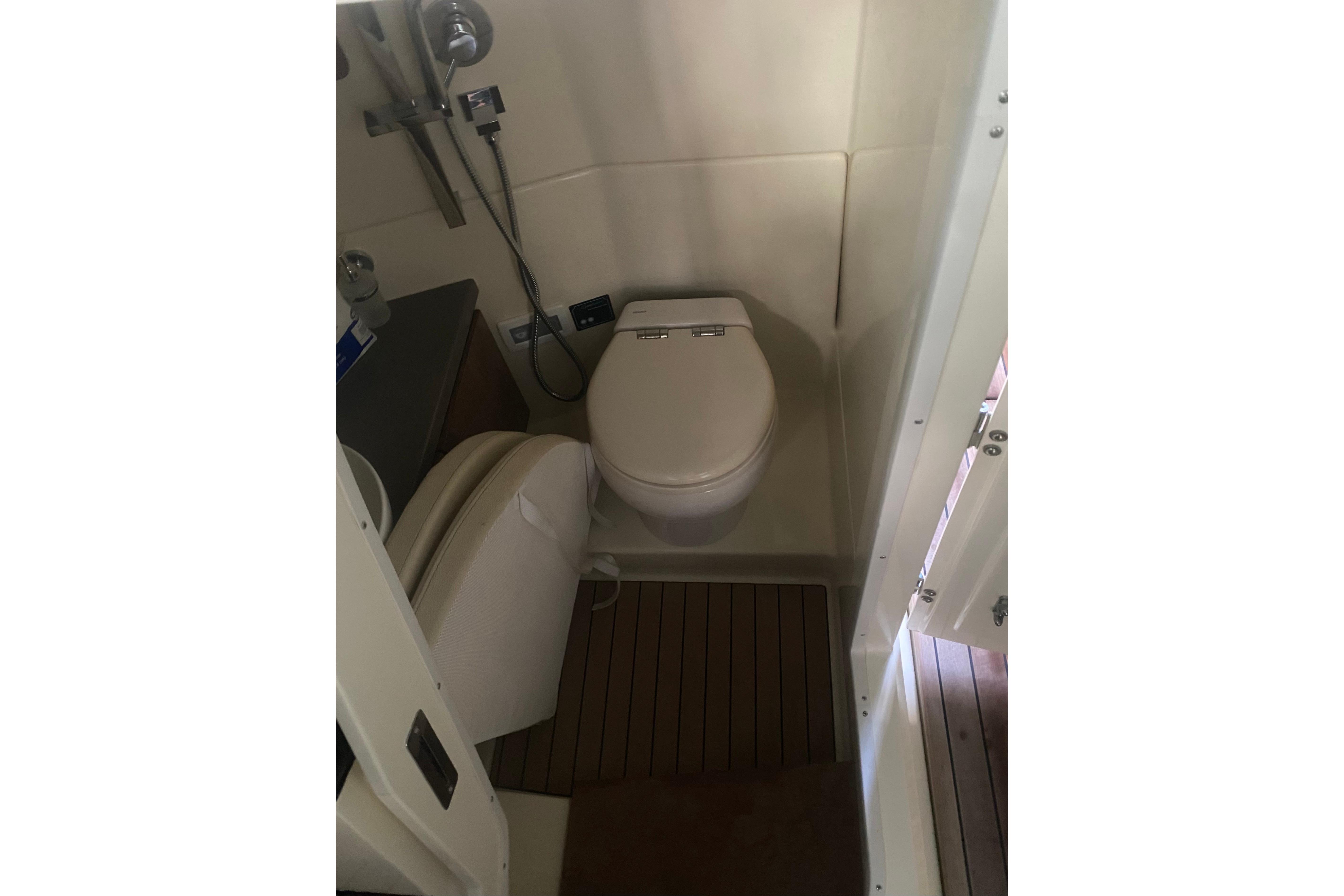 Used 2022 Chris-Craft Calypso 35