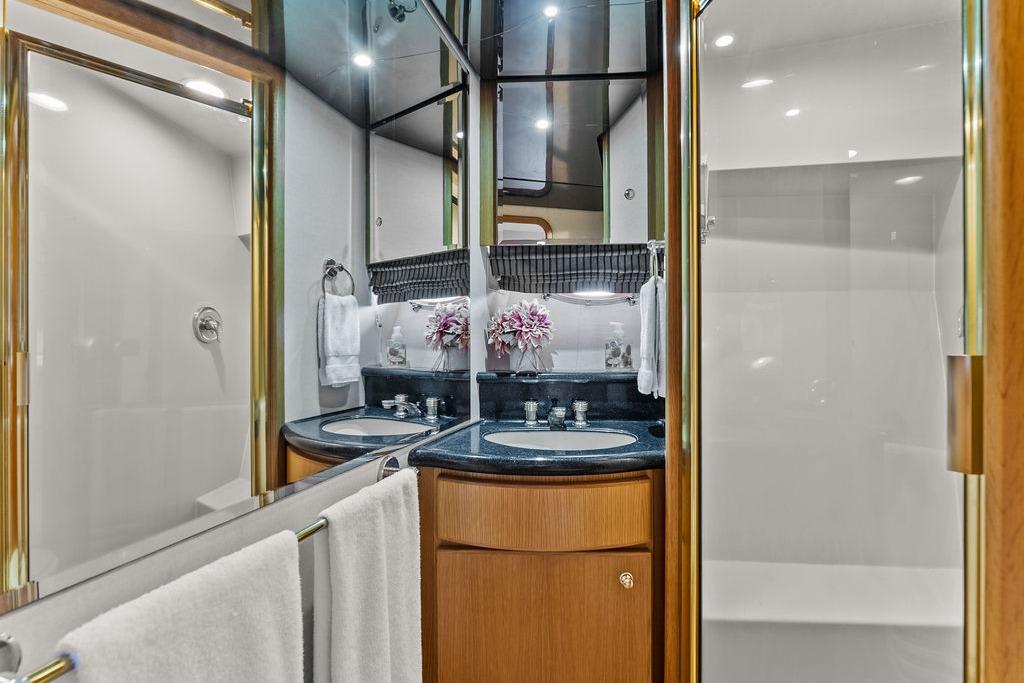 Used 2000 West Bay 58 Sonship