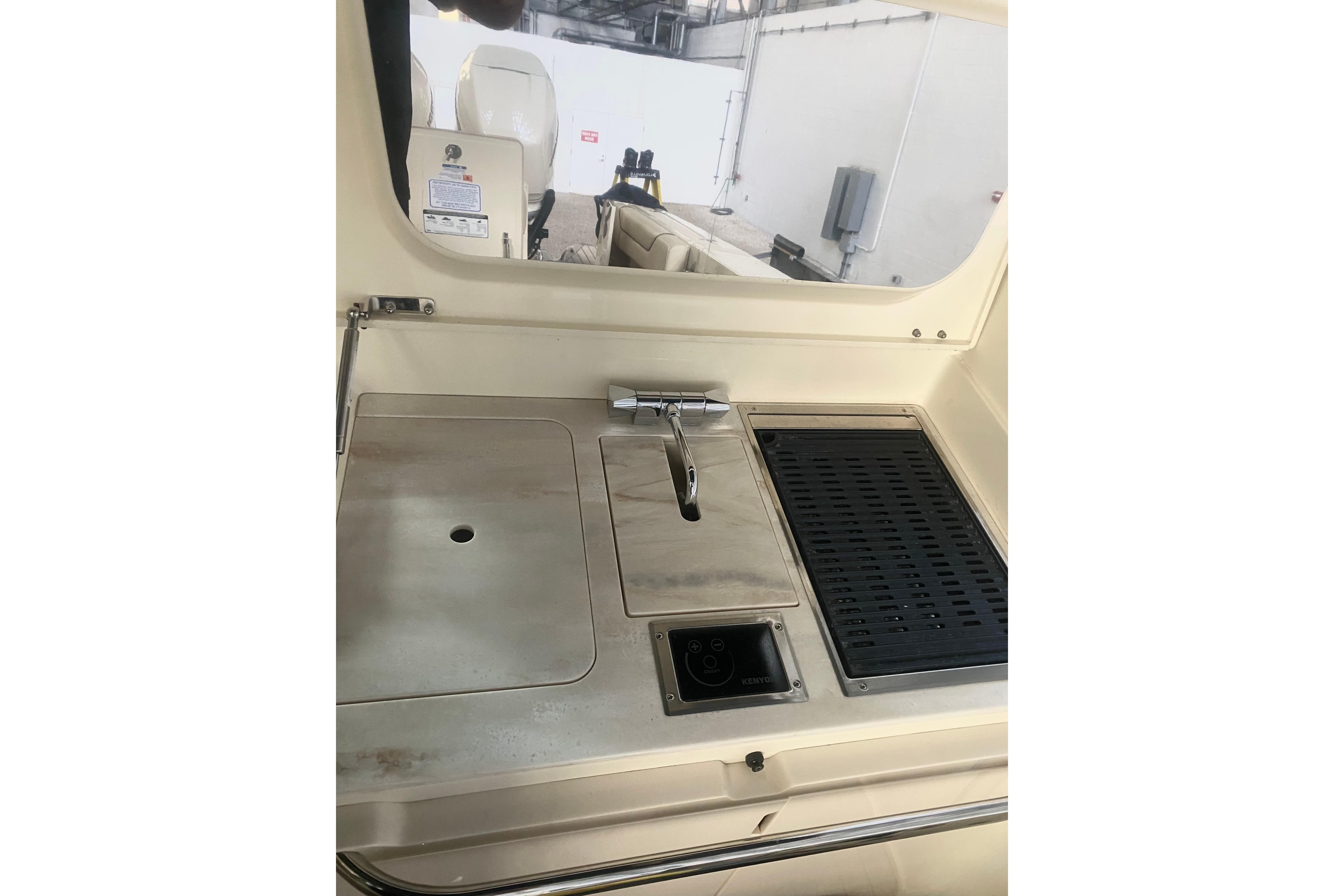 Used 2022 Chris-Craft Calypso 35
