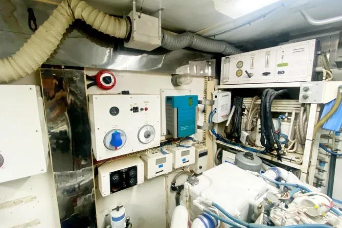 Used 1990 Viking Motor Yacht